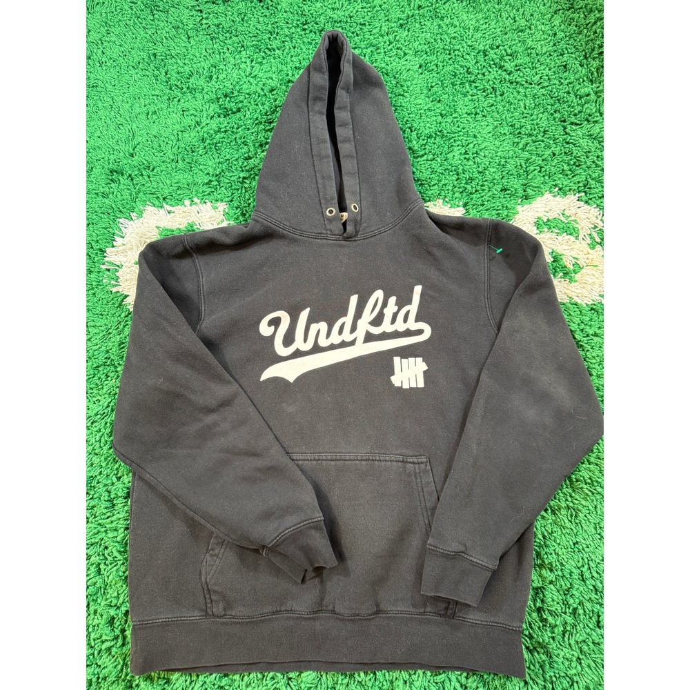 Undefeated Hoodie Mens Medium Black Good Script Logo Pullover Streetwear